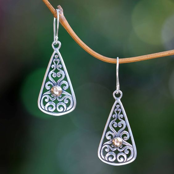 Vintage Hollow Pearl Earrings